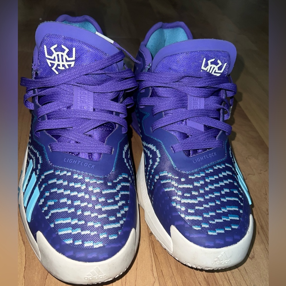 Adidas D.O.N issue 4